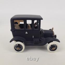 Department 56 Uptown Motors Ford & 1919 Model T 54941 Snow Village Building