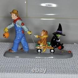 Dept 56 1031 Trick-Or-Treat Drive 55343 Halloween Light Sound + Cobblestone Mat