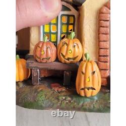 Dept 56 4030757 Pumpkin House Halloween snow village accessory