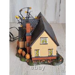 Dept 56 4030757 Pumpkin House Halloween snow village accessory