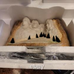 Dept 56 AMERICAN PRIDE COLLECTION MOUNT RUSHMORE UIB