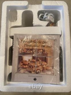 Dept 56 Brightsmith & Sons Queen's Jewellers 58484 Dickens Village 2001 with Box