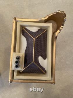 Dept 56 Brightsmith & Sons Queen's Jewellers 58484 Dickens Village 2001 with Box