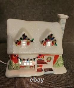 Dept 56 Charlie Brown's House Lighted Peanuts Christmas Village Collection 2011