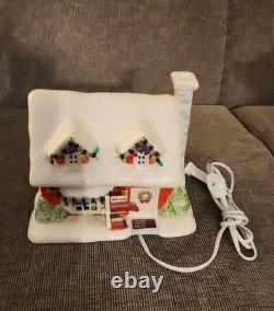 Dept 56 Charlie Brown's House Lighted Peanuts Christmas Village Collection 2011