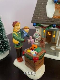 Dept 56 Christmas Village The Toy House- Lighted Ceramic Collectible- Retired