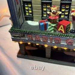 Dept 56 Christmas in City Series Radio City Music Hall & Handsom Cab