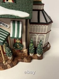 Dept 56 Christmas in the City Tavern in the Park Restaurant #58928 with Box