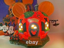 Dept 56 DISNEY VILLAGE Mickey's Pumpkintown House Lit Figure NEW 2021 Lights Up