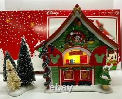 Dept 56 DISNEY VILLAGE Mickey's Tree Lot Lit Figure Christmas Lights Up NEW
