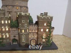 Dept. 56 Dickens 2004 Windsor Castle Landmark Series #56.58720