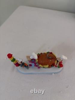 Dept 56 Dr Seuss The Grinch Village FEAST OF ROAST BEAST #4020719 READ FLAW