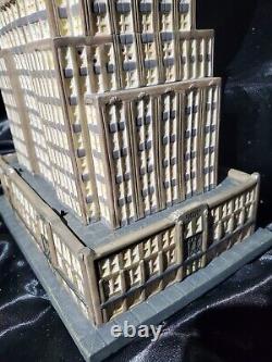 Dept 56 EMPIRE STATE BUILDING Christmas in the City READ #56.59207 Item#197
