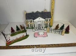 Dept 56 Elvis Presley's Graceland Snow Village Set with Box