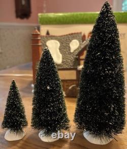 Dept 56 Fezziwig's Ballroom Dickens Village Gift Set Illuminated Animated READ