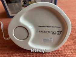 Dept 56 Graceland Collection Elvis Passes Out The Gifts NIB Lighted Accessory