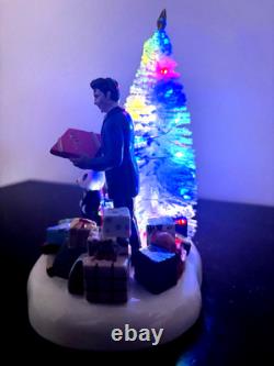 Dept 56 Graceland Collection Elvis Passes Out The Gifts NIB Lighted Accessory