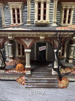 Dept. 56 Grimsly Manor Halloween House Snow Village Lights Sound #56.55004 WORKS
