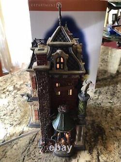 Dept 56 Halloween Grimsly's House of Oddities #799935 with all pieces MINT