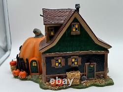 Dept 56 Halloween Jack's Pumpkin Carving Studio 54600 Snow Village Collection