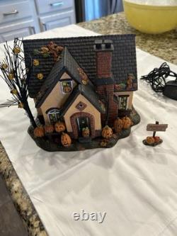 Dept 56 Halloween Trick Or Treat Lane Pumpkin House Building