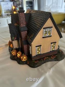 Dept 56 Halloween Trick Or Treat Lane Pumpkin House Building