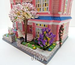 Dept 56 Hot Properties Barbie Dream House #59087 Old Stock withLt Cd/Bx