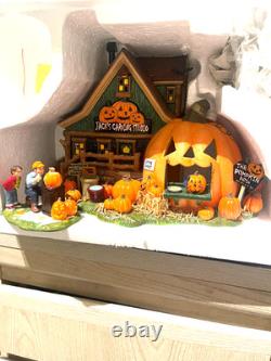Dept 56 Jack's Pumpkin Carving Studio 54600 Has Lights Has Box