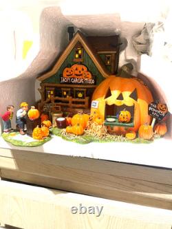 Dept 56 Jack's Pumpkin Carving Studio 54600 Has Lights Has Box