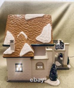 Dept 56 LINDEN HILLS COUNTRY CLUB 2 Pc Set Retired Luminated OSV No. 54917