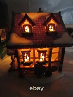Dept 56 North Pole Disney Mickeys Cratchits Cottage with Merry Mickey Cratchit M68