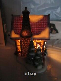Dept 56 North Pole Disney Mickeys Cratchits Cottage with Merry Mickey Cratchit M68