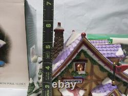 Dept 56 North Pole Disney Mickeys Cratchits Cottage with Merry Mickey Cratchit M68