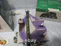 Dept 56 North Pole Disney Mickeys Cratchits Cottage with Merry Mickey Cratchit M68