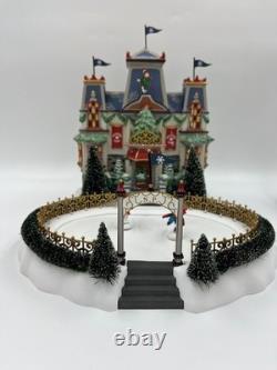 Dept 56 North Pole Series Glacier Park Pavilion Xmas Village Holiday Gift Set