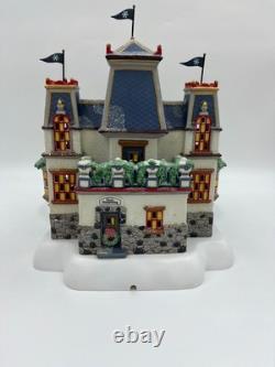 Dept 56 North Pole Series Glacier Park Pavilion Xmas Village Holiday Gift Set