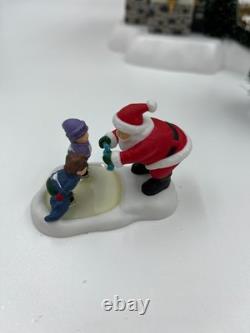 Dept 56 North Pole Series Glacier Park Pavilion Xmas Village Holiday Gift Set