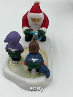 Dept 56 North Pole Series Glacier Park Pavilion Xmas Village Holiday Gift Set