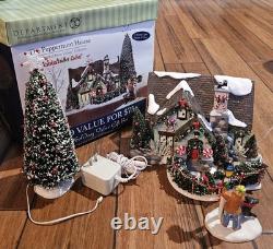 Dept 56 Peppermint House Snow Village Christmas Lane Set Lighted Works 2004