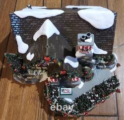Dept 56 Peppermint House Snow Village Christmas Lane Set Lighted Works 2004