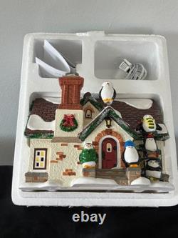 Dept. 56 Snow Village 2016 Christmas Lane The Penguin House #4050980 Excellent