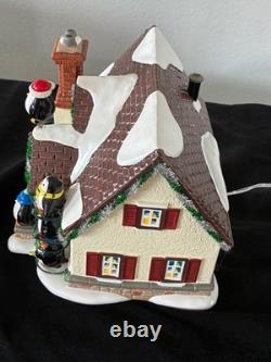 Dept. 56 Snow Village 2016 Christmas Lane The Penguin House #4050980 Excellent