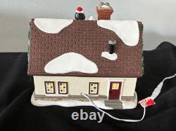 Dept. 56 Snow Village 2016 Christmas Lane The Penguin House #4050980 Excellent