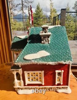 Dept 56 Snow Village 55609 Christmas Lane THE TINSEL AND GARLAND HOUSE & Box