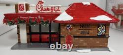 Dept 56 Snow Village Chick-fil-A Dwarf House 4020219 Lighted With Original Box