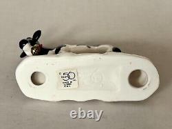 Dept 56 Snow Village Dairy Barn Holiday Heifers Decorating Elsie EUC