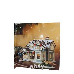 Dept 56 Snow Village HOME FOR THE HOLIDAYS Gift Set D56 Soldier Special Edition