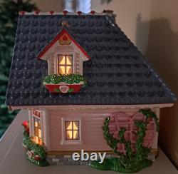 Dept. 56 Snow Village Series Hearts & Blooms Valentine Cottage & Sweethearts