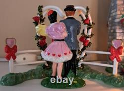 Dept. 56 Snow Village Series Hearts & Blooms Valentine Cottage & Sweethearts
