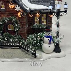 Dept 56 Snow Village Snowman House 55390 RETIRED 2020 with box & adapter Working